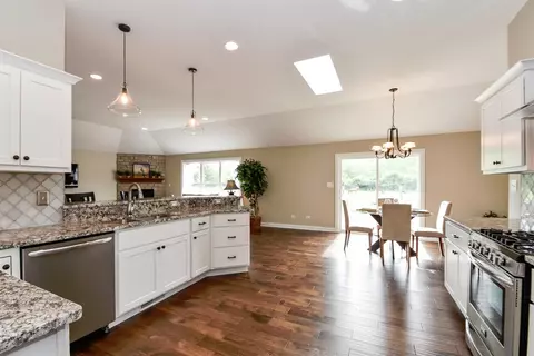 1020 Oak Grove Ct, Crown Point, IN 46307 photo 4