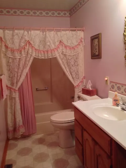 418 Canterbury Rd, Griffith, IN 46319 photo 8