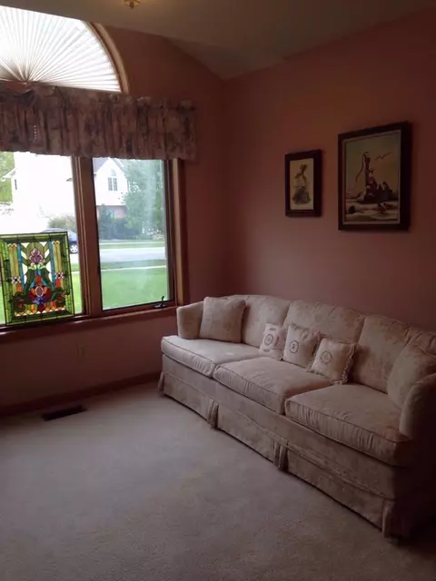 418 Canterbury Rd, Griffith, IN 46319 photo 9