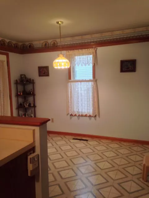 418 Canterbury Rd, Griffith, IN 46319 photo 5
