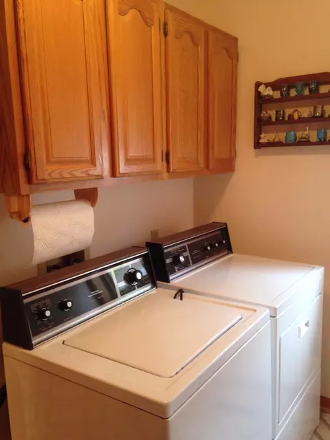 418 Canterbury Rd, Griffith, IN 46319 photo 6