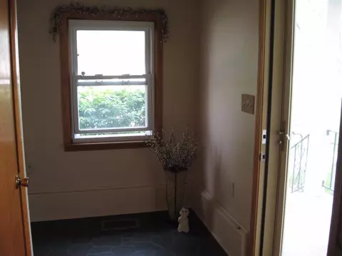 608 Thomas St, Crown Point, IN 46307 photo 4