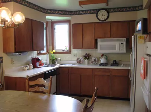 608 Thomas St, Crown Point, IN 46307 photo 8