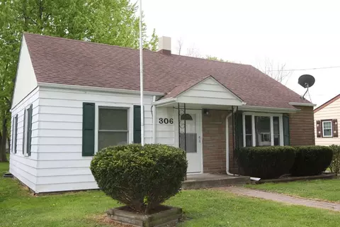 306 E Bates St, Hebron, IN 46341 photo 3