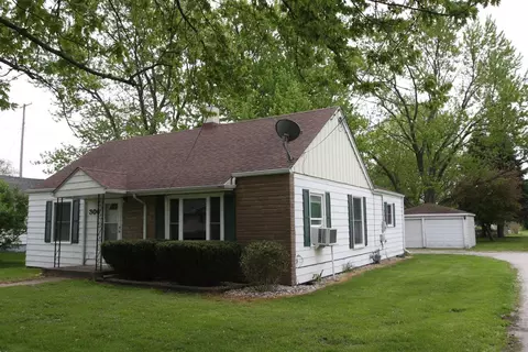 306 E Bates St, Hebron, IN 46341 photo 2