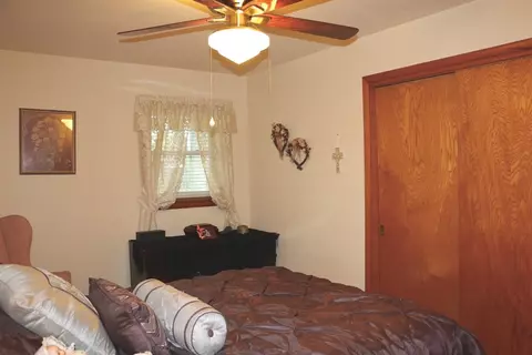1402 N Harvey St, Griffith, IN 46319 photo 7