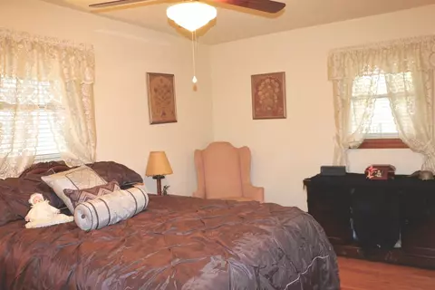 1402 N Harvey St, Griffith, IN 46319 photo 6