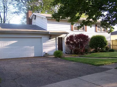 459 Apache Ln, Lowell, IN 46356 photo 3