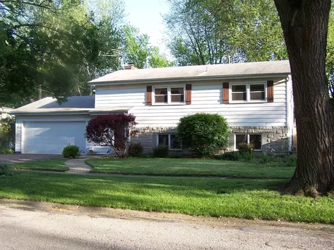 459 Apache Ln, Lowell, IN 46356 photo 2