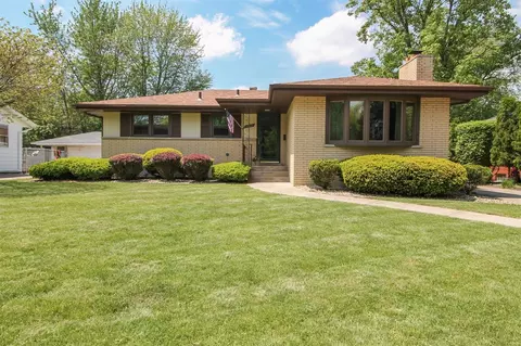8540 Forest Ave, Munster, IN 46321 photo 2