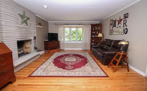 8540 Forest Ave, Munster, IN 46321 photo 4