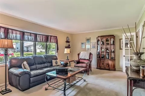 931 Mohawk Dr, Crown Point, IN 46307 photo 6