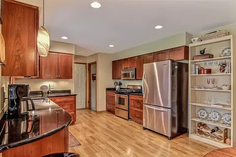 931 Mohawk Dr, Crown Point, IN 46307 photo 9