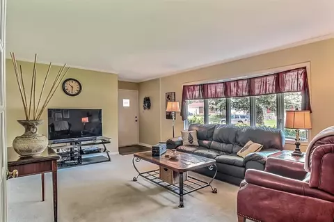 931 Mohawk Dr, Crown Point, IN 46307 photo 5