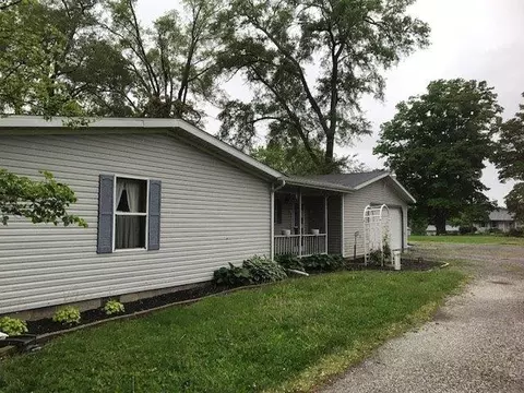 16 Union St, Union Mills, IN 46382 photo 2