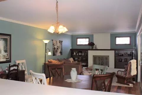 219 E 40th Pl, Griffith, IN 46319 photo 4