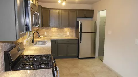 331 N Dwiggins St, Griffith, IN 46319 photo 6