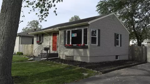 331 N Dwiggins St, Griffith, IN 46319 photo 3