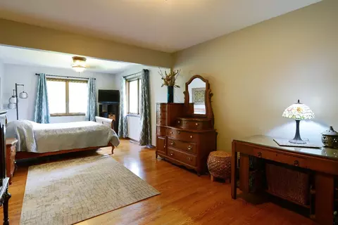 562 Hickory Ln, Munster, IN 46321 photo 7