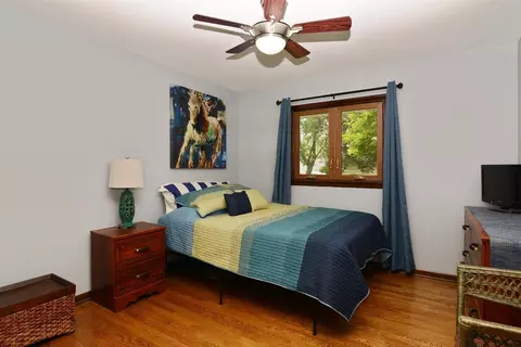 562 Hickory Ln, Munster, IN 46321 photo 9