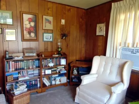 8032 Locust Ave, Gary, IN 46403 photo 5