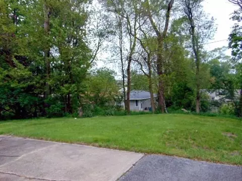 8032 Locust Ave, Gary, IN 46403 photo 2