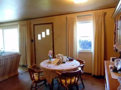 8032 Locust Ave, Gary, IN 46403 photo 6