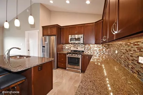 10775 Scarlet Oak Dr, Saint John, IN 46373 photo 3