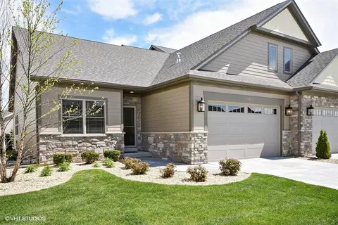 10775 Scarlet Oak Dr, Saint John, IN 46373 photo 1