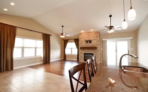 10775 Scarlet Oak Dr, Saint John, IN 46373 photo 5