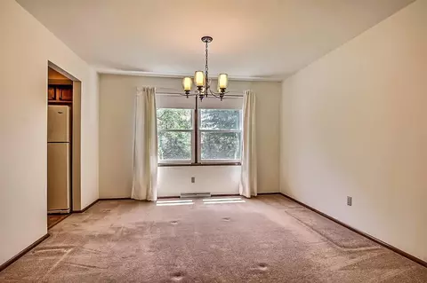 307 Elizabeth Dr, Crown Point, IN 46307 photo 4