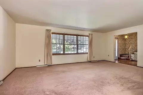 307 Elizabeth Dr, Crown Point, IN 46307 photo 3