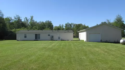 2062 E 1130, De Motte, IN 46310 photo 4