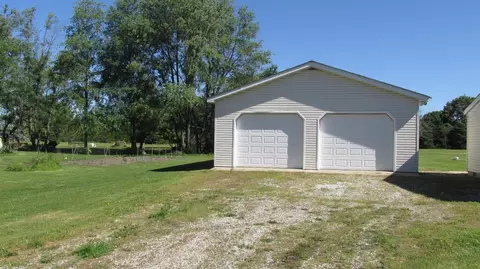 2062 E 1130, De Motte, IN 46310 photo 2
