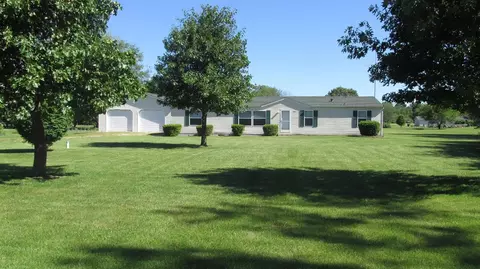 2062 E 1130, De Motte, IN 46310 photo 1