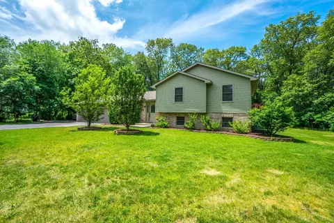 5442 E Dixie Ave, De Motte, IN 46310 photo 2