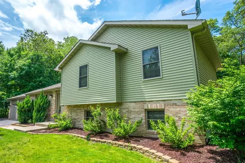 5442 E Dixie Ave, De Motte, IN 46310 photo 3