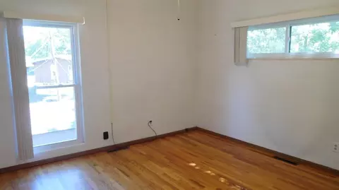 7940 Juniper Ave, Gary, IN 46403 photo 9