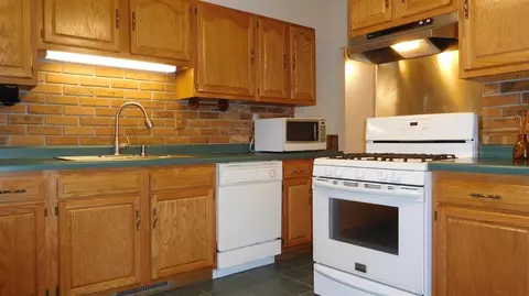 7940 Juniper Ave, Gary, IN 46403 photo 2
