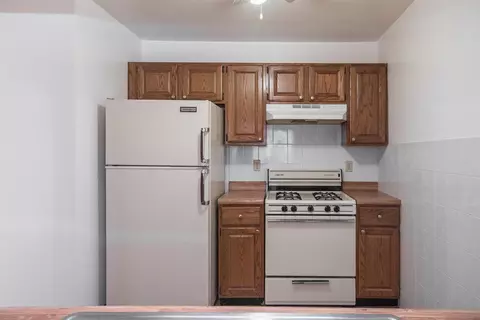 1444 Woodview Dr #12, Crown Point, IN 46307 photo 9