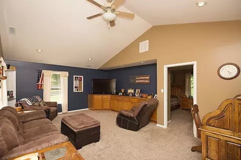 4271 E Shepard St, De Motte, IN 46310 photo 3