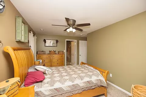 4271 E Shepard St, De Motte, IN 46310 photo 9