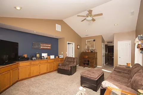 4271 E Shepard St, De Motte, IN 46310 photo 2