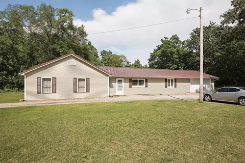 4271 E Shepard St, De Motte, IN 46310 photo 1