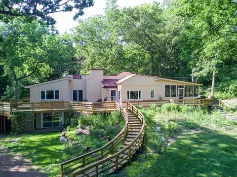 8 E Leewater, Beverly Shores, IN 46301 photo 1