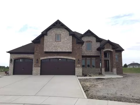9188 Zinnia Dr, Saint John, IN 46373 photo 2