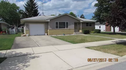 449 Willow Ln, Dyer, IN 46311 photo 1