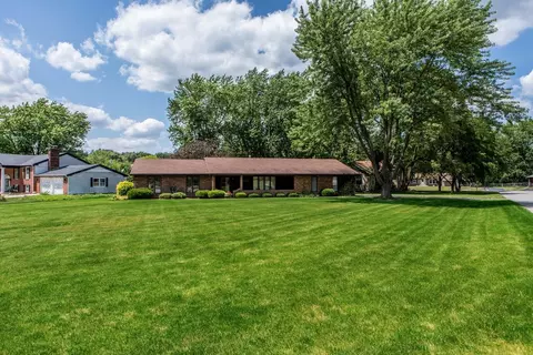 10700 Hendricks Pl, Crown Point, IN 46307 photo 2