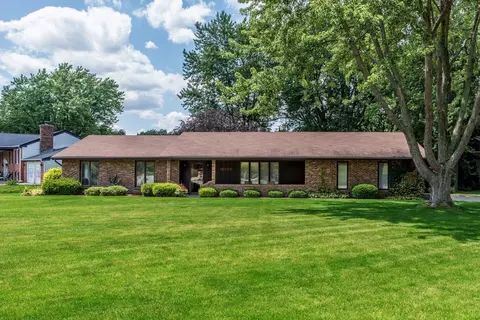 10700 Hendricks Pl, Crown Point, IN 46307 photo 1