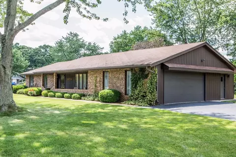 10700 Hendricks Pl, Crown Point, IN 46307 photo 5